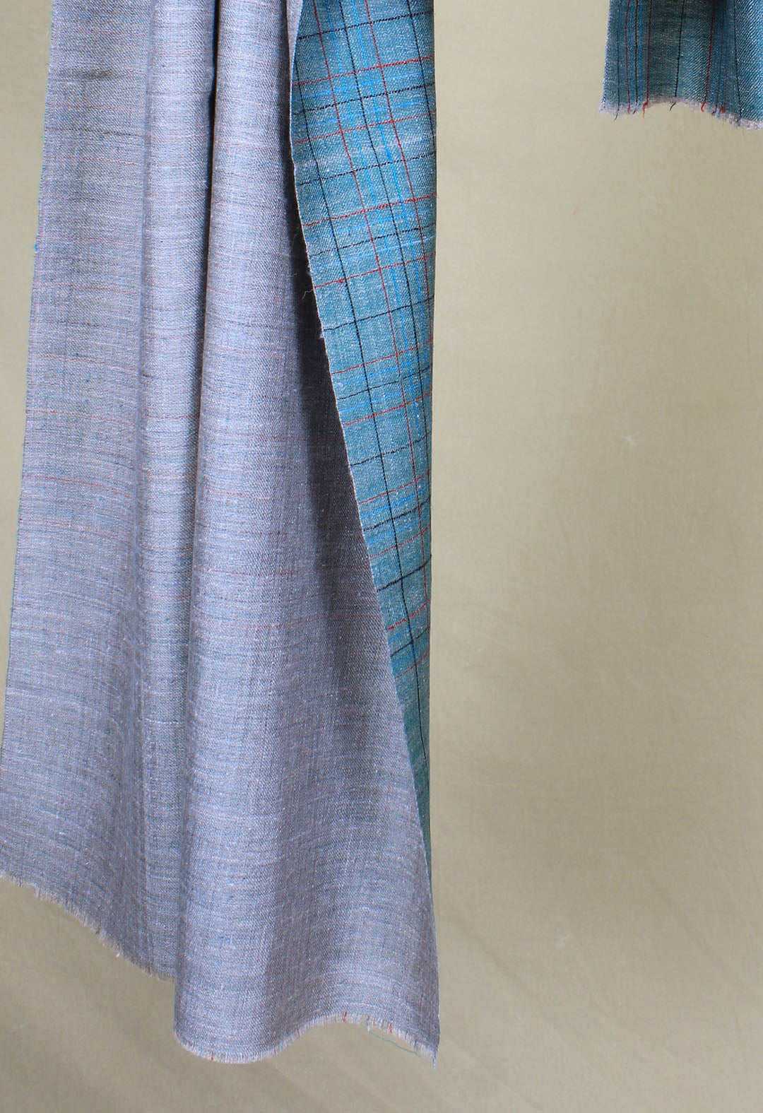 Beverly Reversible Check And Plain Cashmere Stole