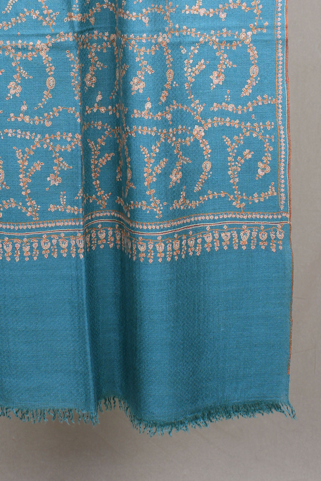 Shayaan Cadmium Green Sozni Jaali Embroidered Pashmina Stole