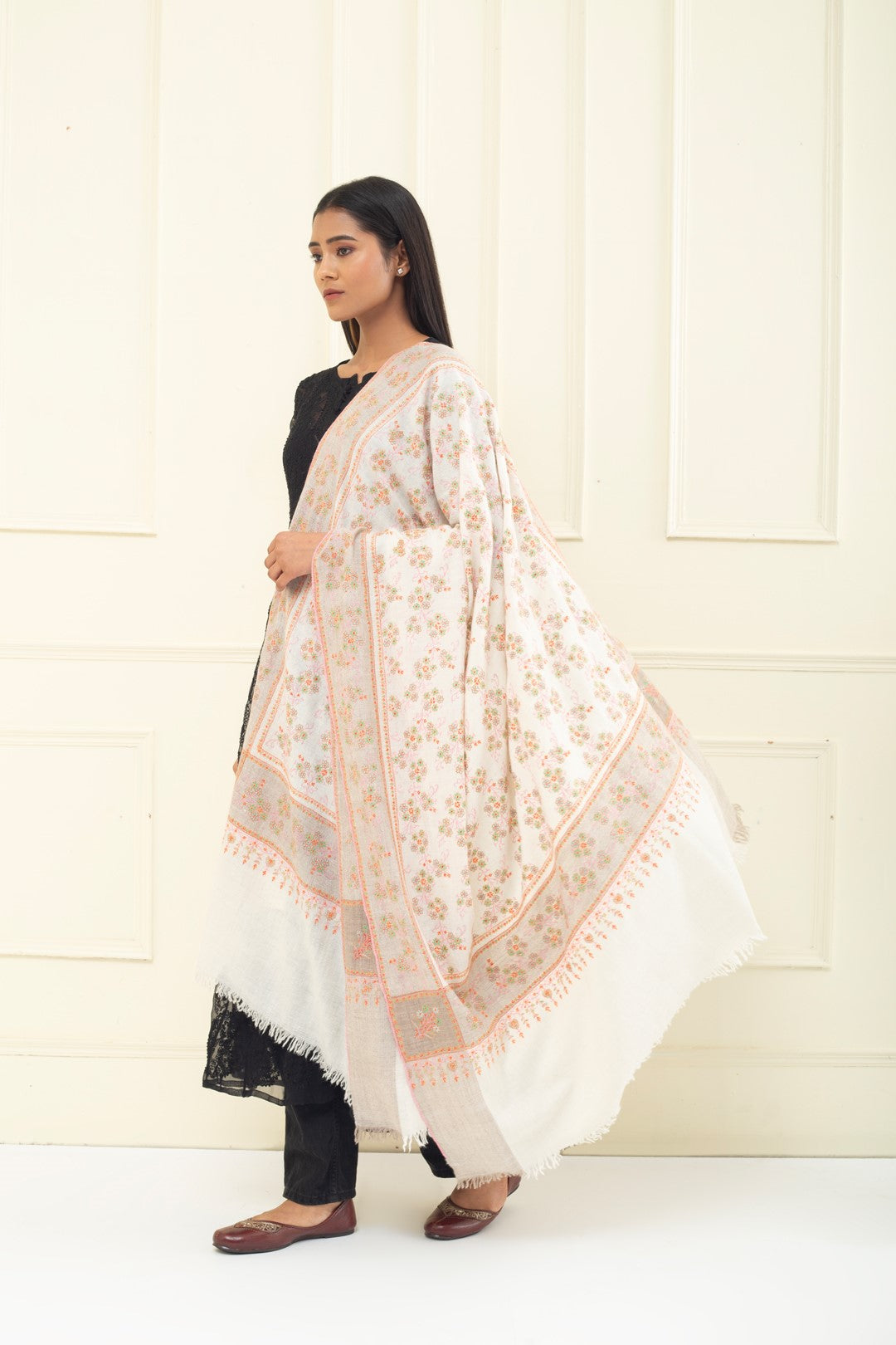 Moonvine Ivory Dourdar Butidar Jaali Sozni Embroidered Shawl