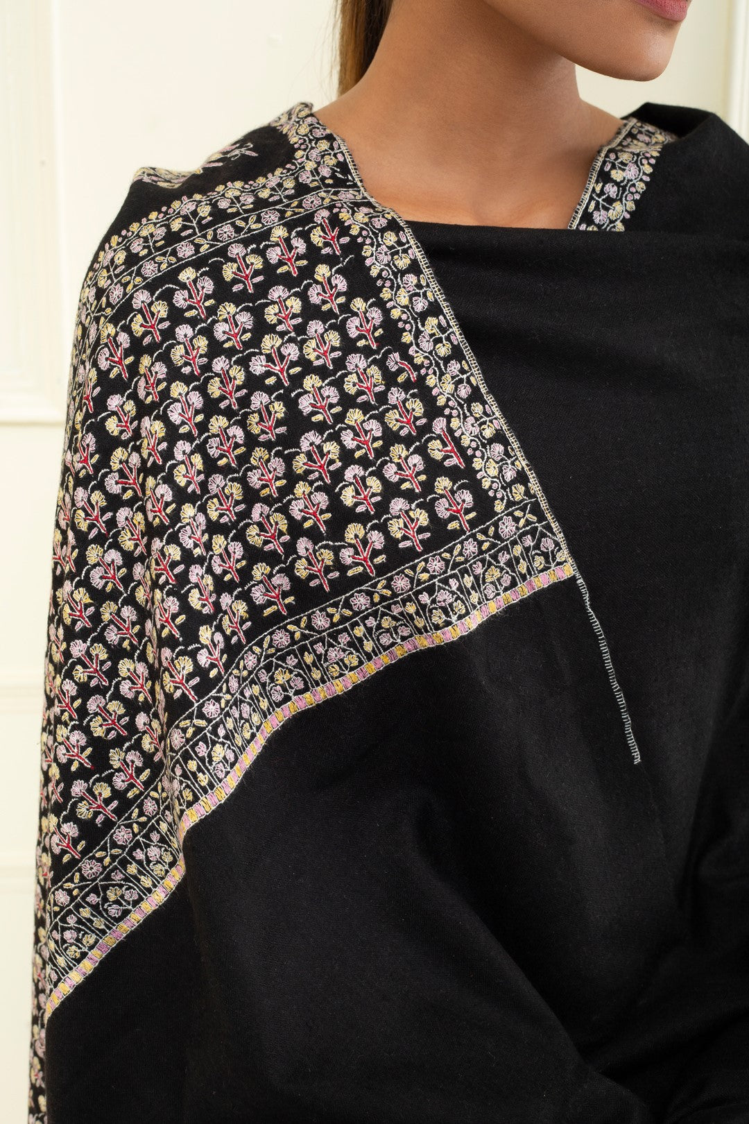 Cozy Glint Black Paldar Sozni Embroidery Pashmina Shawl