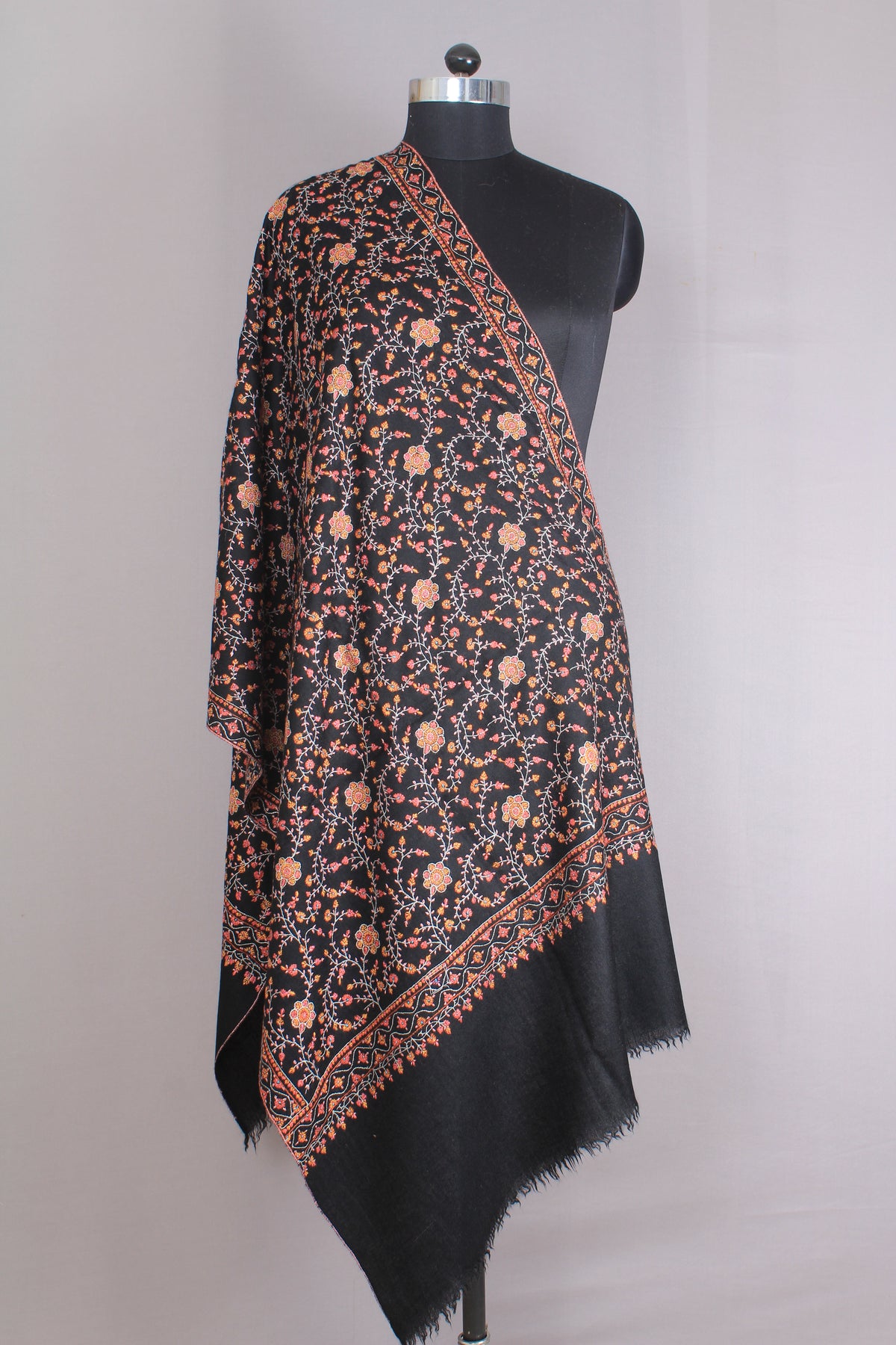 Pashmina black jaali stole