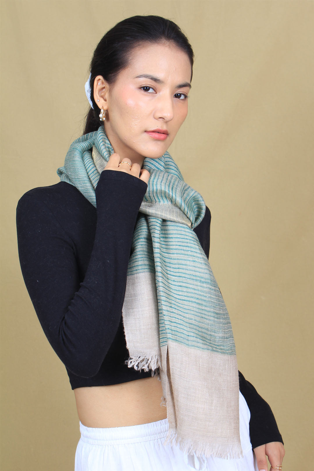 Mayesha Metallic Reversible Cashmere Stole