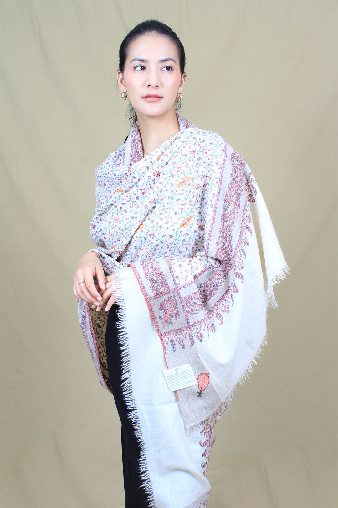 Hania Ivory Base Sozni Jaali & Dour Embroidered Pashmina Shawl