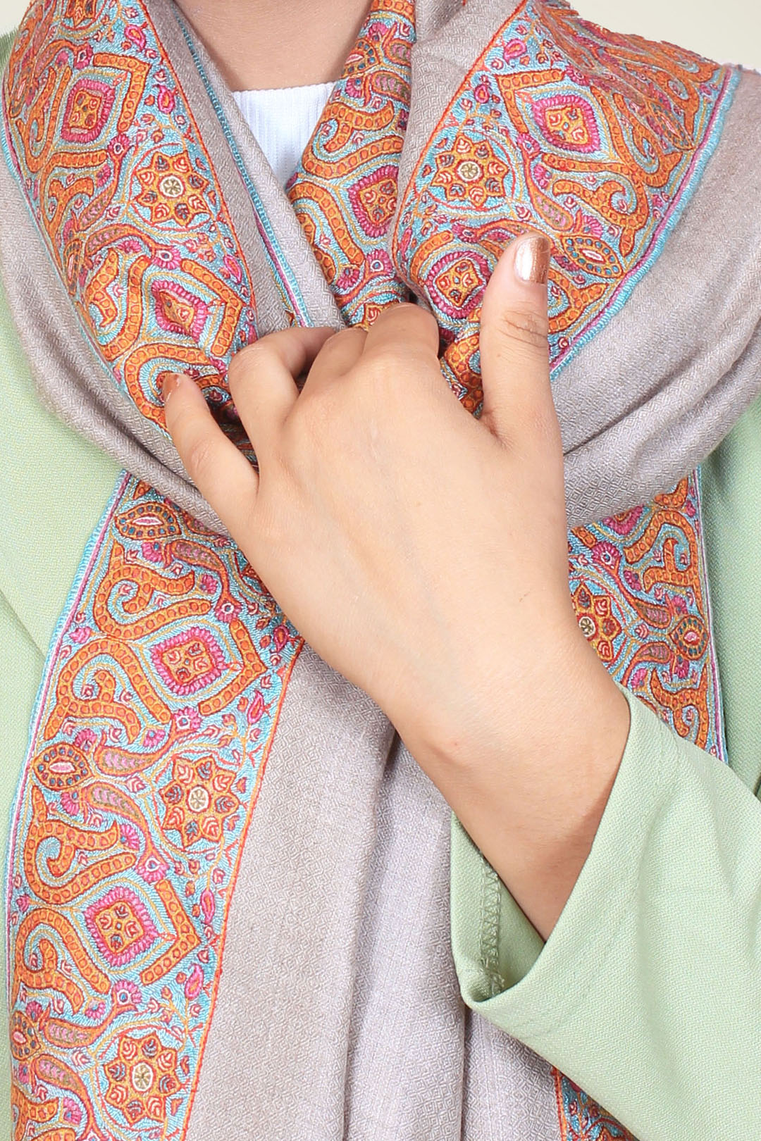 Saira Nude Beige Dourdar Sozni Embroidered Pashmina Shawl