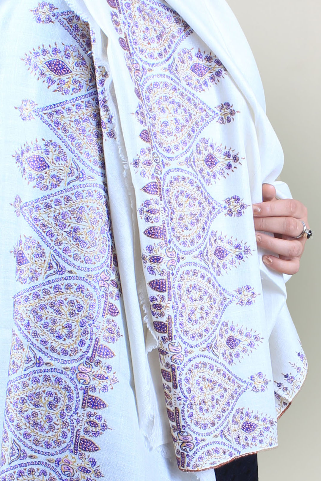 Barirah Pearl White Dourdar Embroidered Pashmina Shawl