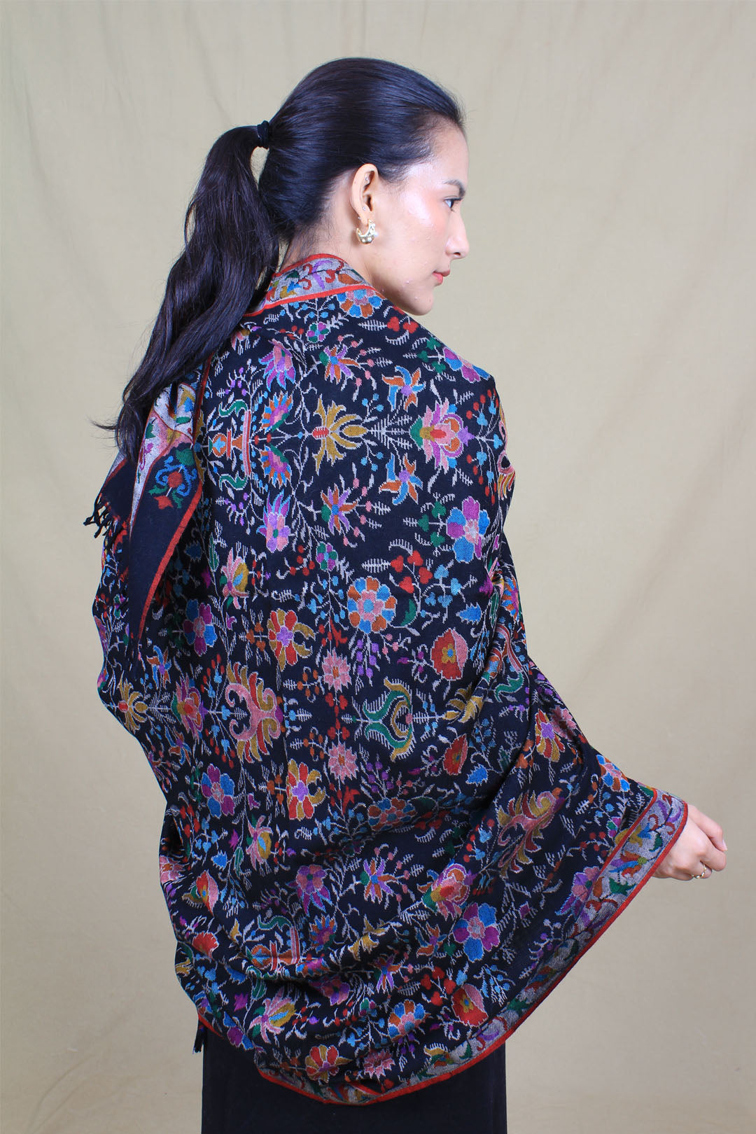 Ishq Pechaan Black Kani Jamavar Pashmina Shawl