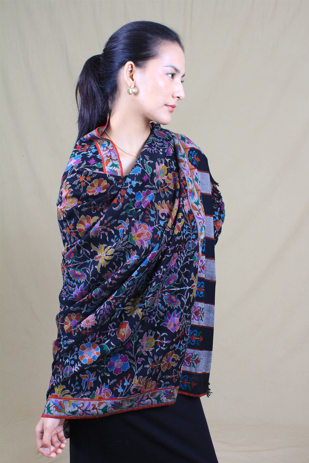 Ishq Pechaan Black Kani Jamavar Pashmina Shawl