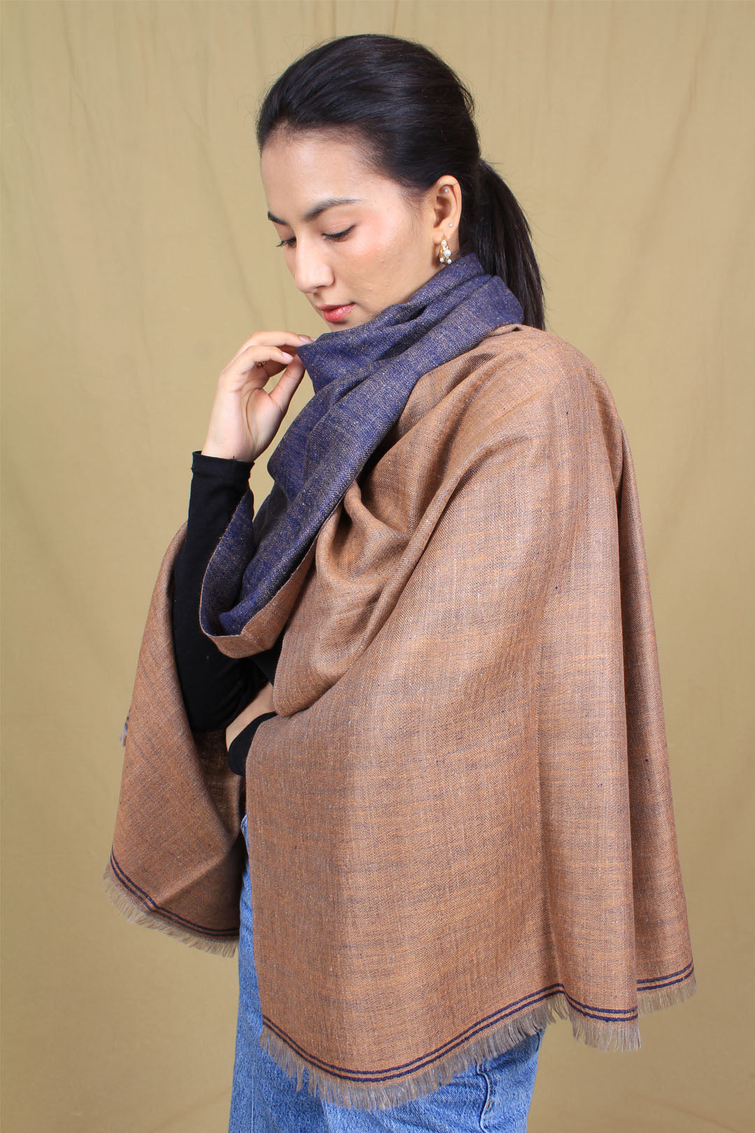 Mahnoor Reversible Dorukha Cashmere Stole